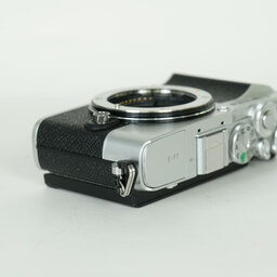 OLYMPUS PEN E-P7