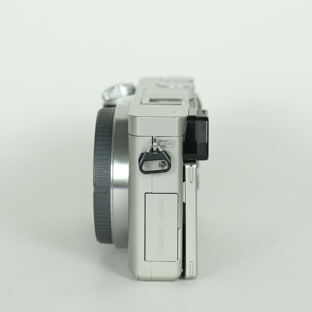 SONY α6000(ILCE-6000) SONY α6000(ILCE-6000)