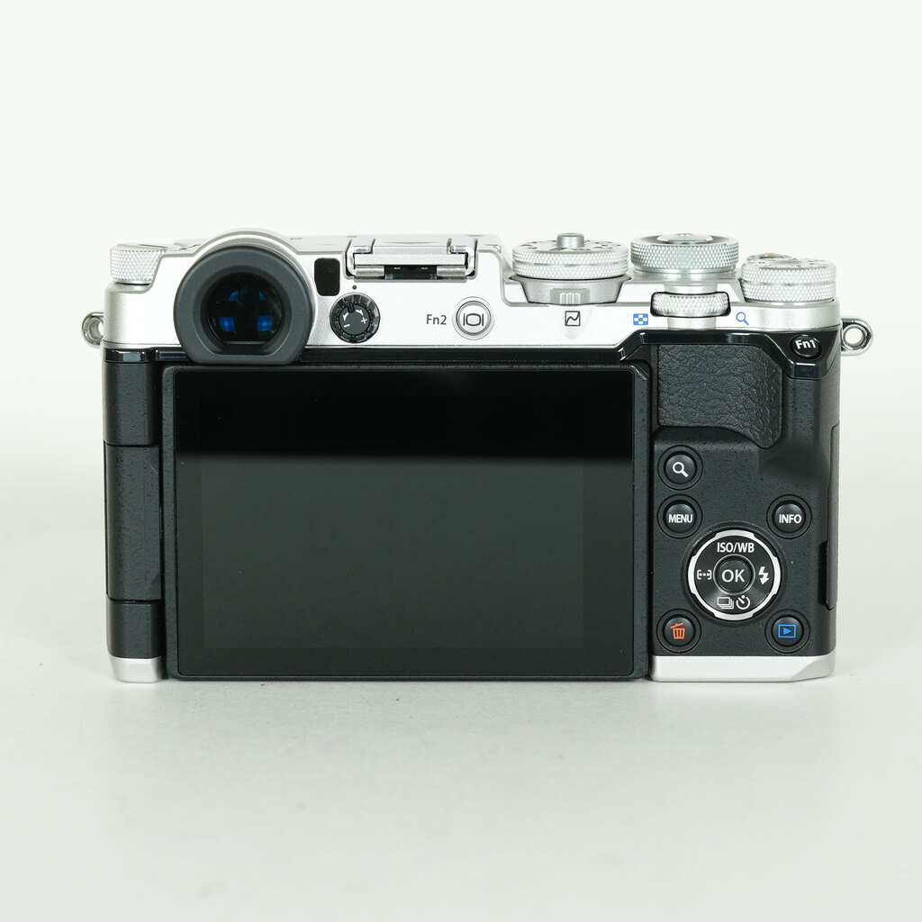 OLYMPUS PEN-F