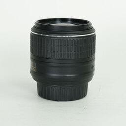 Nikon AF-S DX NIKKOR 18-55mm f3.5-5.6G VR II Nikon AF-S DX NIKKOR 18-55mm f3.5-5.6G VR II