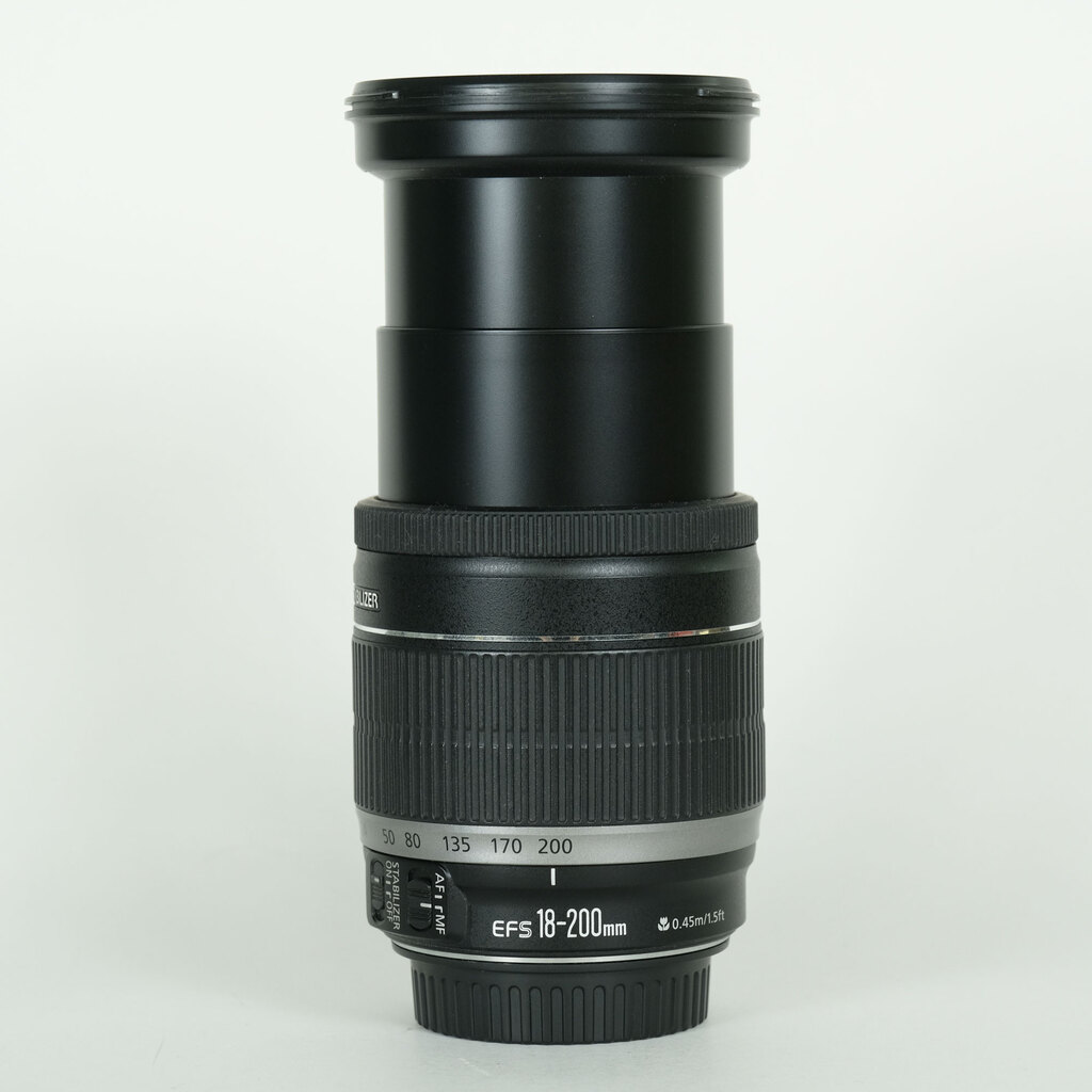 Canon EF-S18-200mm F3.5-5.6 IS