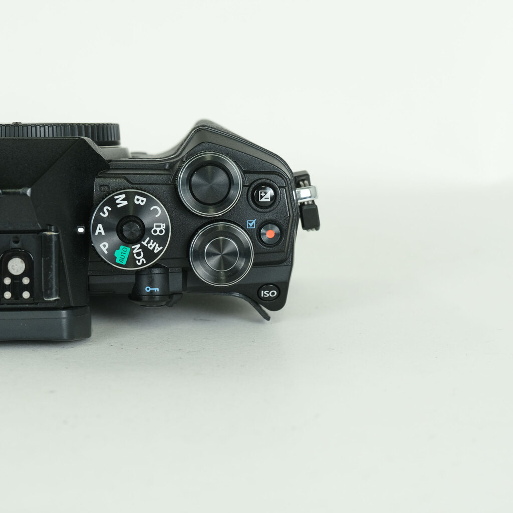 OLYMPUS OM-D E-M5 Mark III