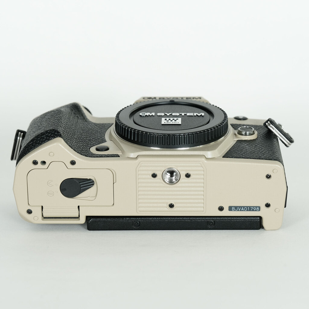 OM SYSTEM OM-5 Mark II ボディ サンドベージュ