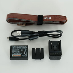 FUJIFILM X-A5 ボディ ブラウン