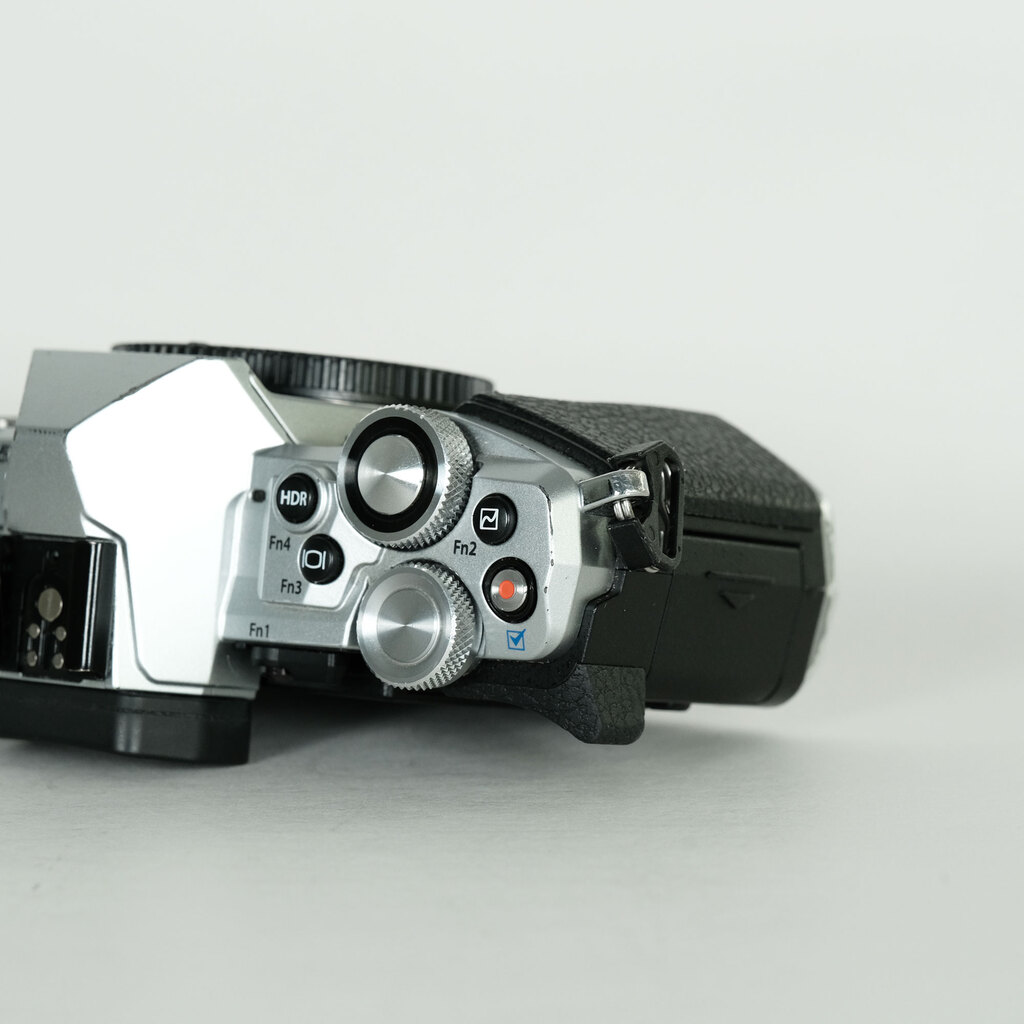 OLYMPUS OM-D E-M5 Mark II