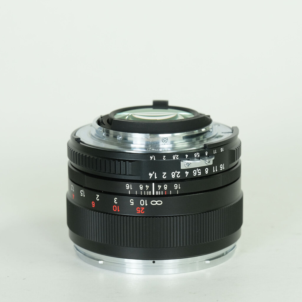 Carl Zeiss Planar T* 50mm F1.4 ZF [ニコンF用]