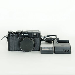 FUJIFILM X100F ブラック