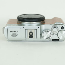 FUJIFILM X-M1 ボディ ブラウン FUJIFILM X-M1 ボディ ブラウン