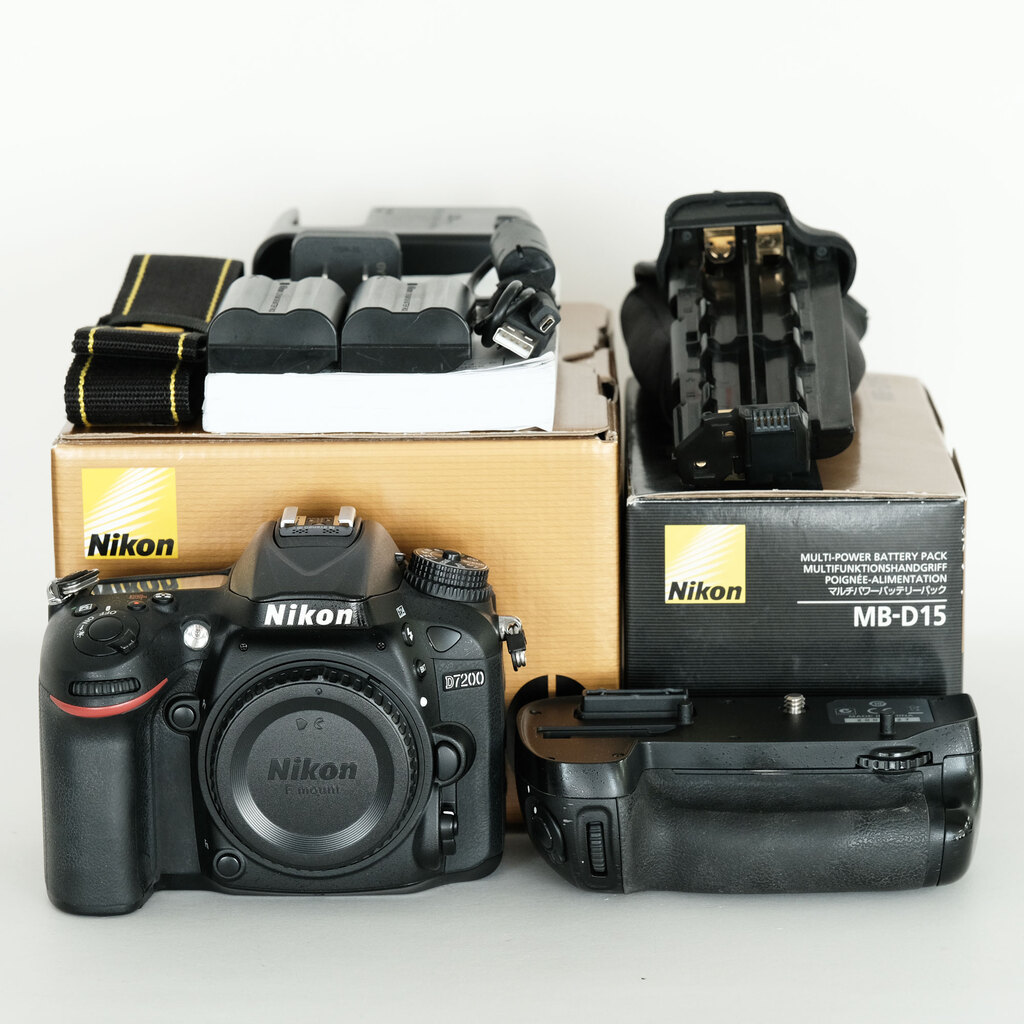 Nikon D7200 バッテリーパックキット