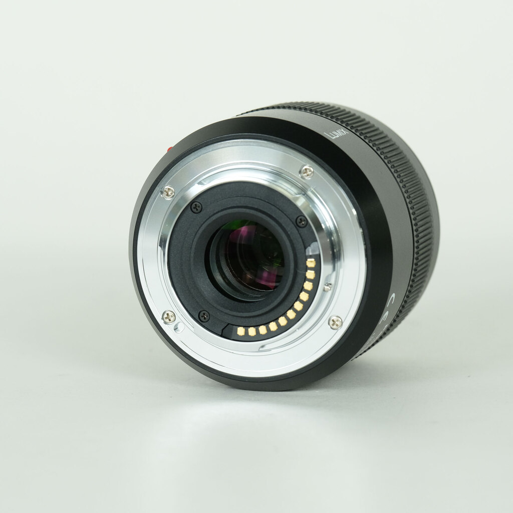 美品 LEICA DG MACRO-ELMARIT 45mm F2.8 ASPH Panasonic LEICA DG MACRO-ELMARIT 45mm F2.8 ASPH. MEGA O.I.S.の出品
