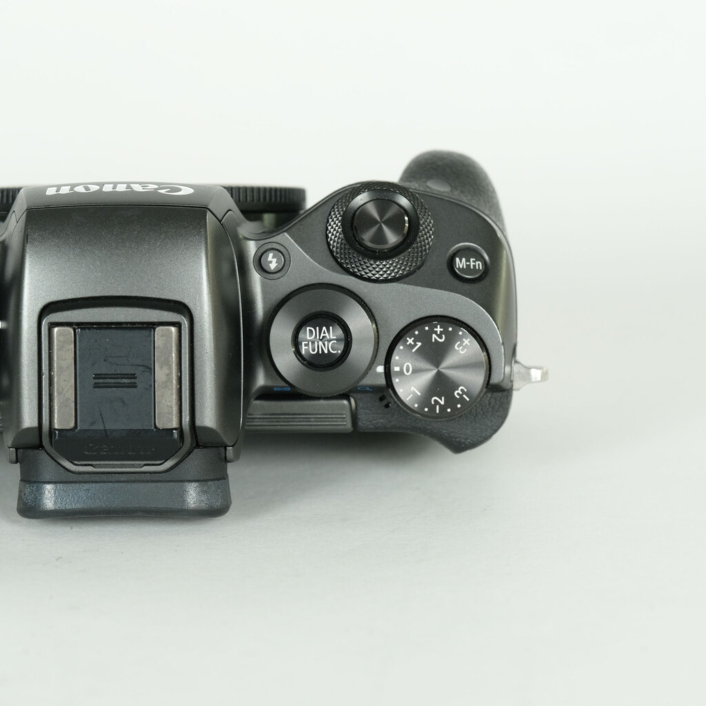 Canon EOS M5 Canon EOS M5