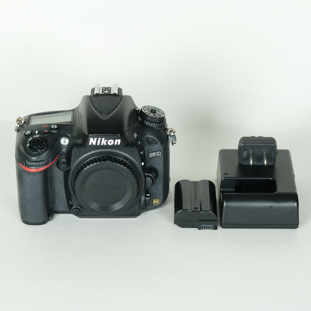 Nikon D610 [�{�f�B]