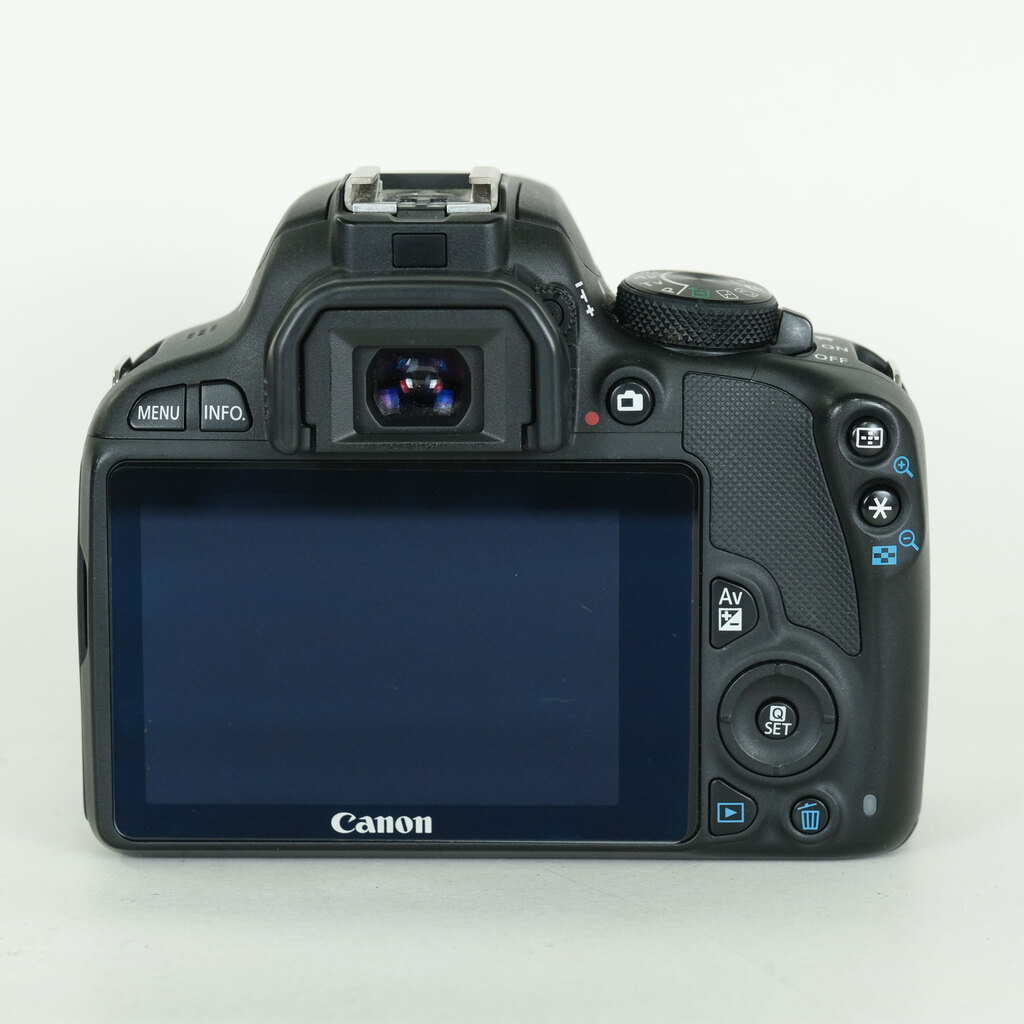 Canon EOS Kiss X7