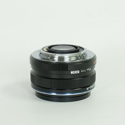 OLYMPUS M.ZUIKO DIGITAL 17mm F1.8