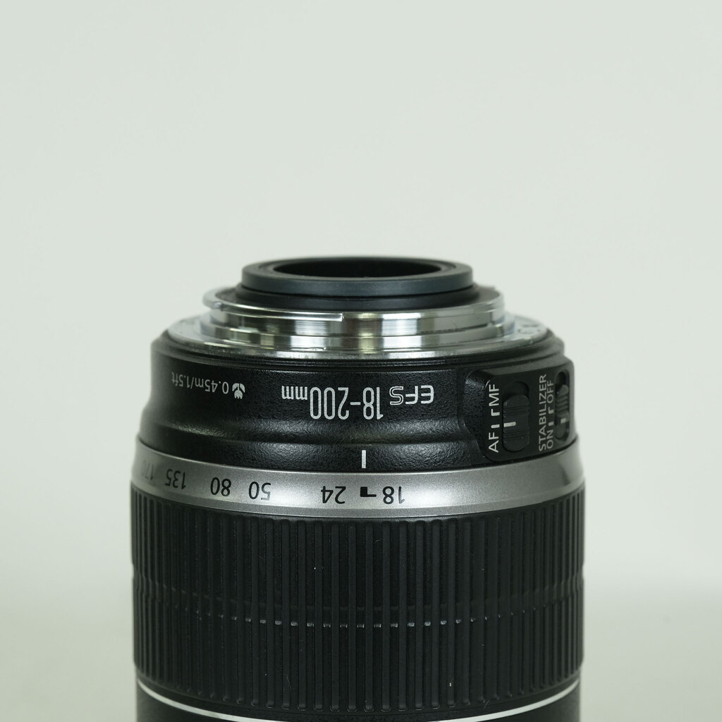 Canon EF-S18-200mm F3.5-5.6 IS Canon EF-S18-200mm F3.5-5.6 IS