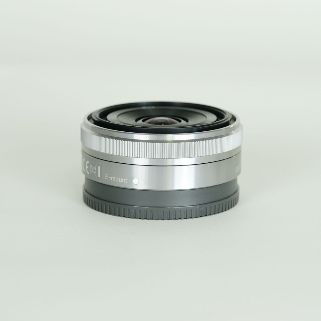 SONY E 16mm F2.8 SEL16F28