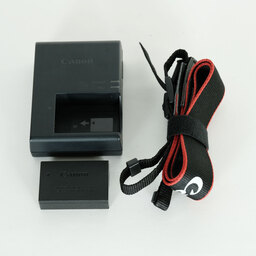 Canon EOS Kiss X8i Canon EOS Kiss X8i