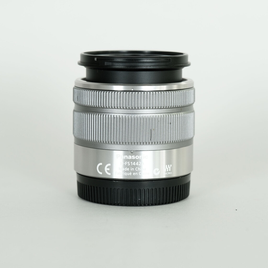 Panasonic LUMIX G VARIO 14-42mm F3.5-5.6II ASPH. MEGA O.I.S.  シルバー    H-FS1442A-S