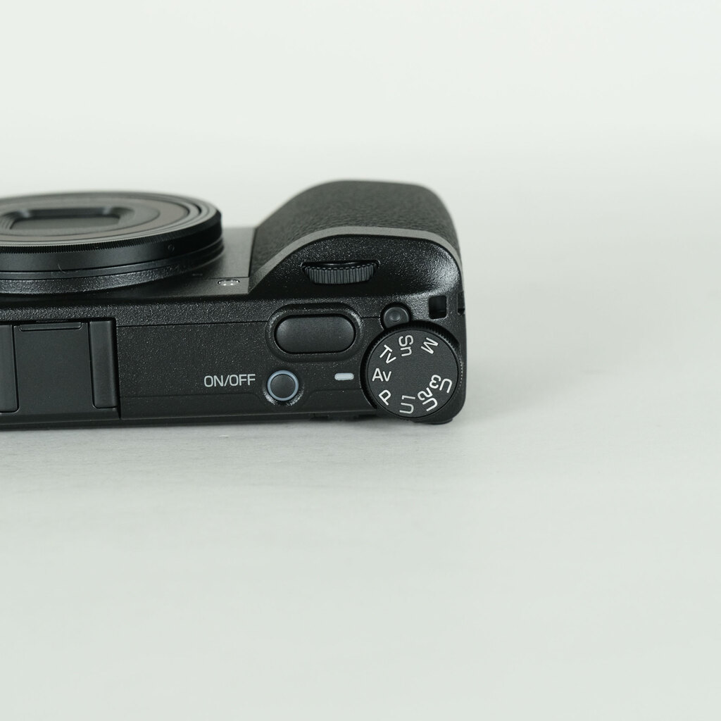 RICOH GR IV