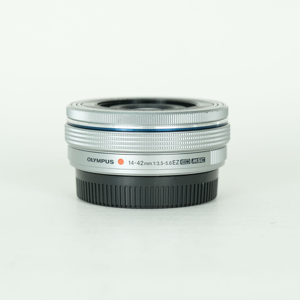 OLYMPUS M.ZUIKO DIGITAL ED 14-42mm F3.5-5.6 EZ �V���o�[