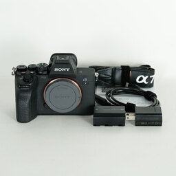 SONY α7 IV(ILCE-7M4) SONY α7 IV(ILCE-7M4)