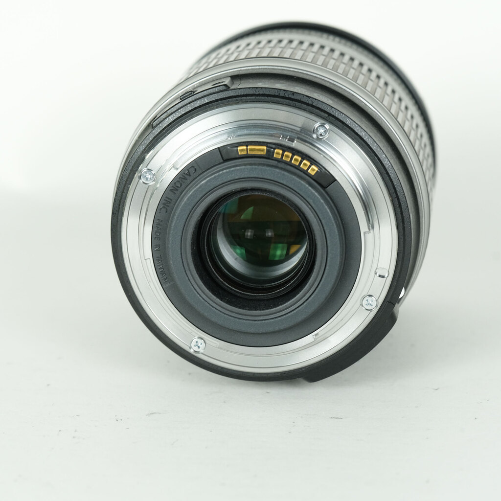 Canon EF-S18-200mm F3.5-5.6 ISの出品 | ONE SCENE（ワンシーン）