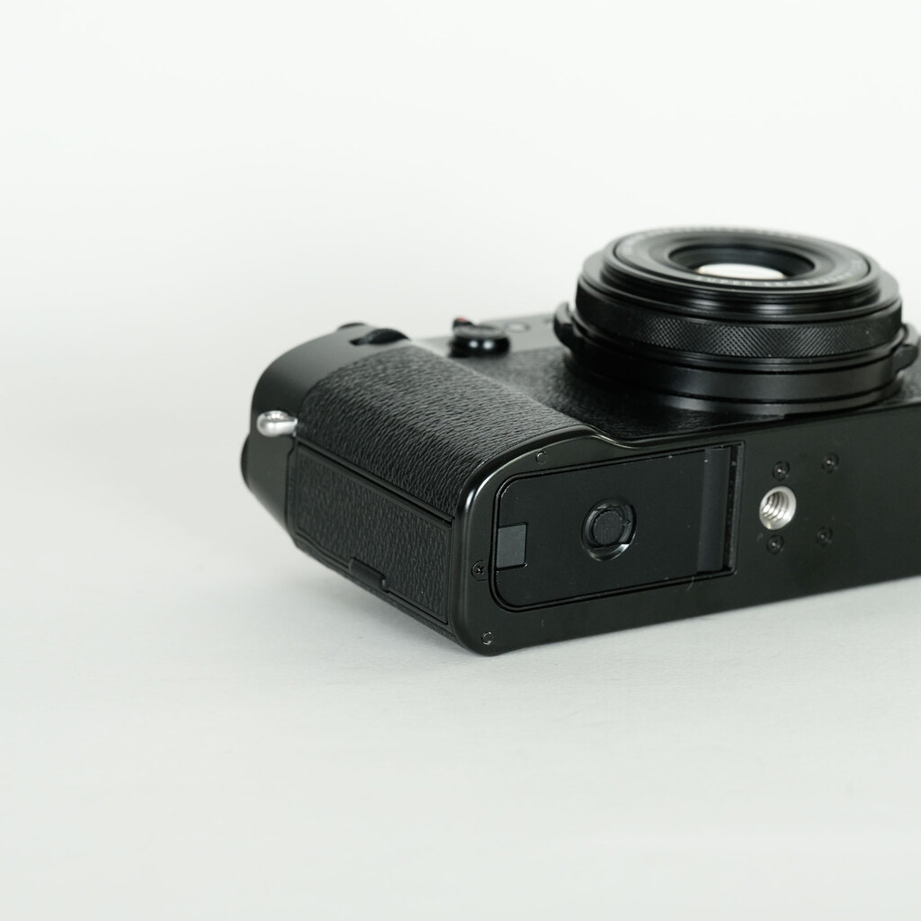 FUJIFILM X100V ブラック