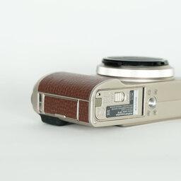 FUJIFILM XF10 シャンパンゴールド