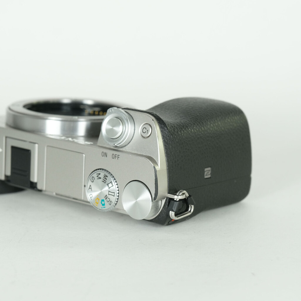 SONY α6000(ILCE-6000) SONY α6000(ILCE-6000)