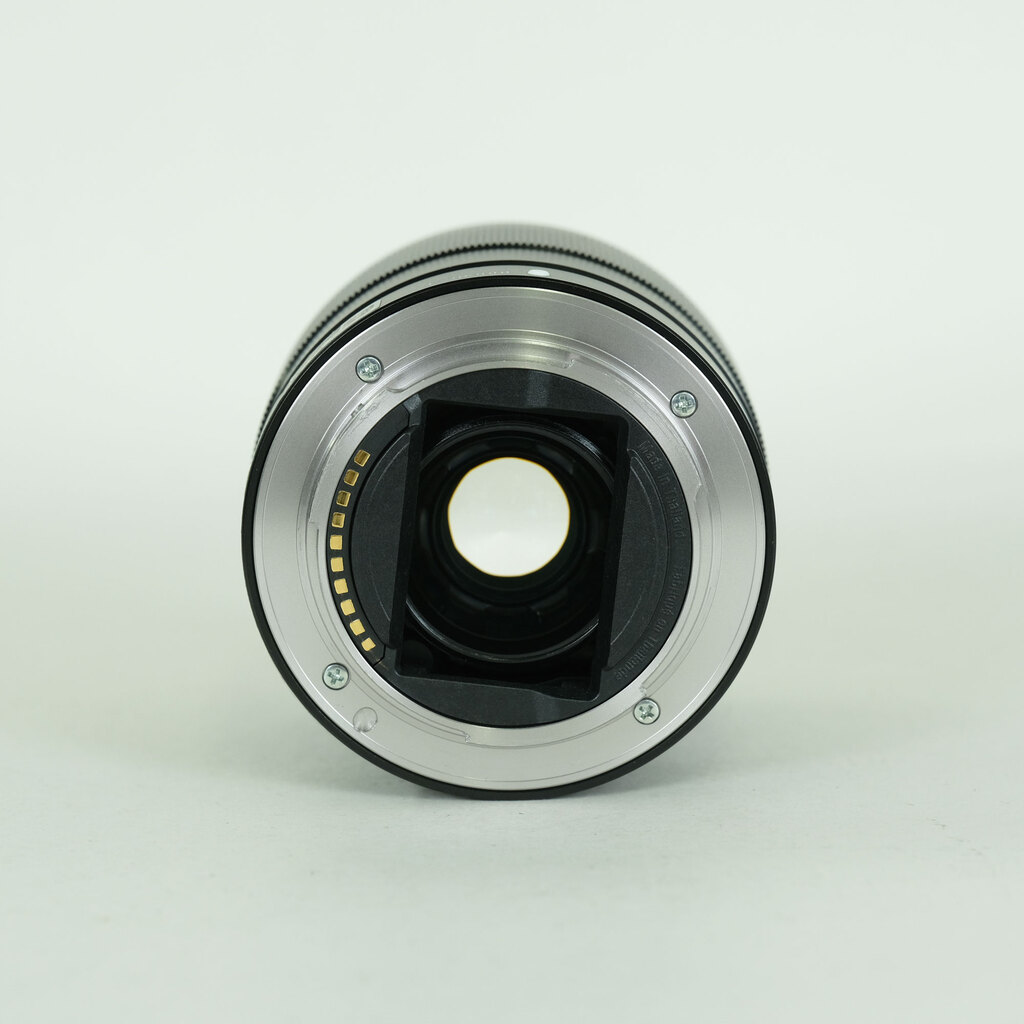 SONY FE 28mm F2 SEL28F20