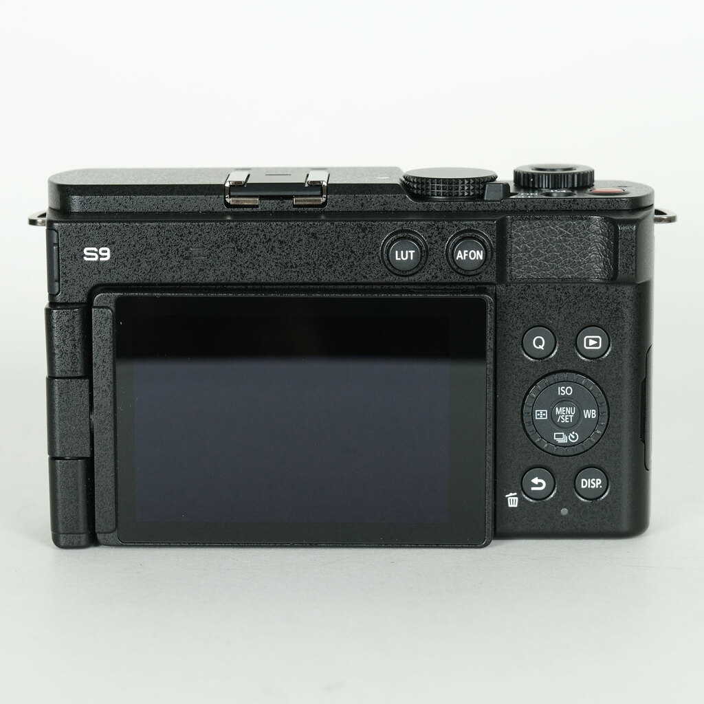 Panasonic LUMIX DC-S9