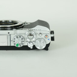 OLYMPUS PEN E-P7