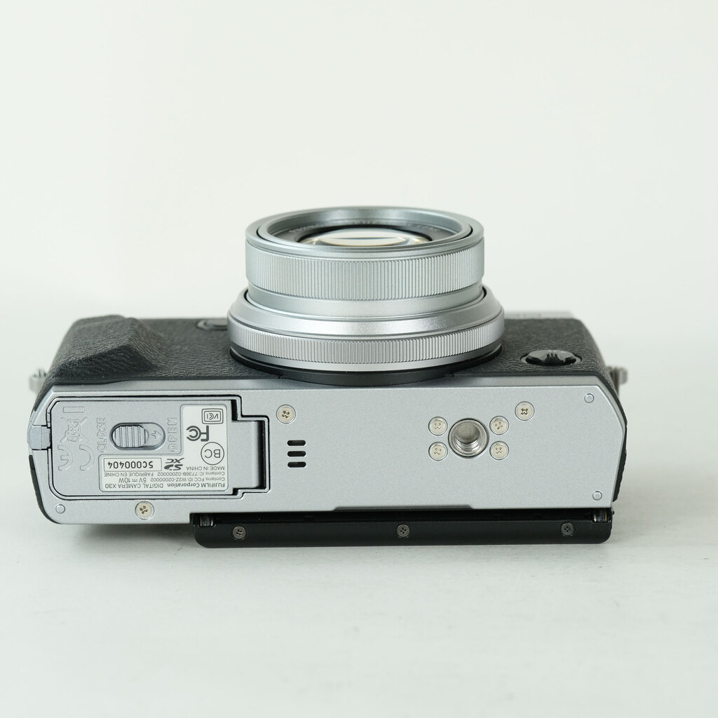 FUJIFILM X30 シルバーの出品 | ONE SCENE（ワンシーン）