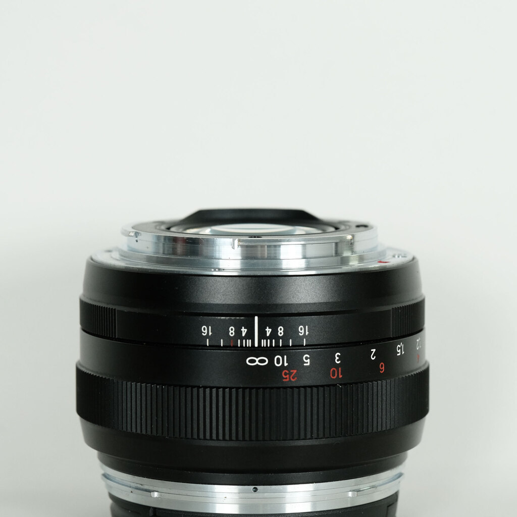 Carl Zeiss Planar T* 50mm F1.4 ZE [キヤノンEF用]