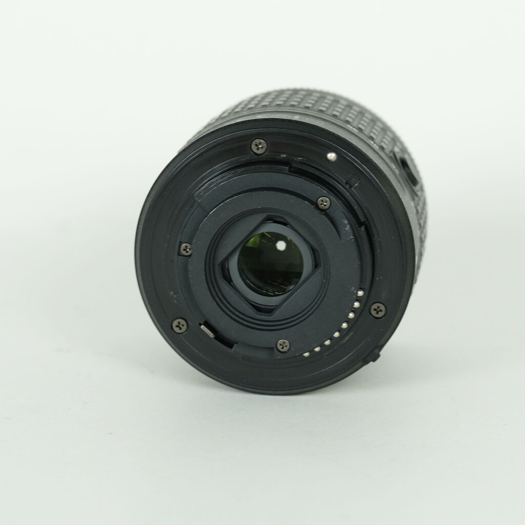 Nikon AF-P DX NIKKOR 18-55mm F3.5-5.6G VR Nikon AF-P DX NIKKOR 18-55mm F3.5-5.6G VR