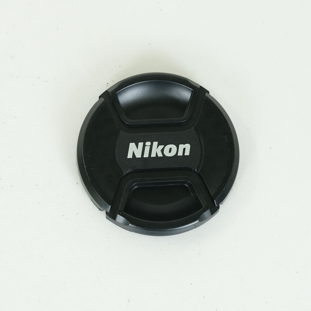 Nikon AF-S VR Zoom-Nikkor 70-300mm F4.5-5.6G IF-ED Nikon AF-S VR Zoom-Nikkor 70-300mm F4.5-5.6G IF-ED