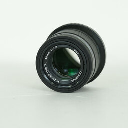 OLYMPUS M.ZUIKO DIGITAL 45mm F1.8