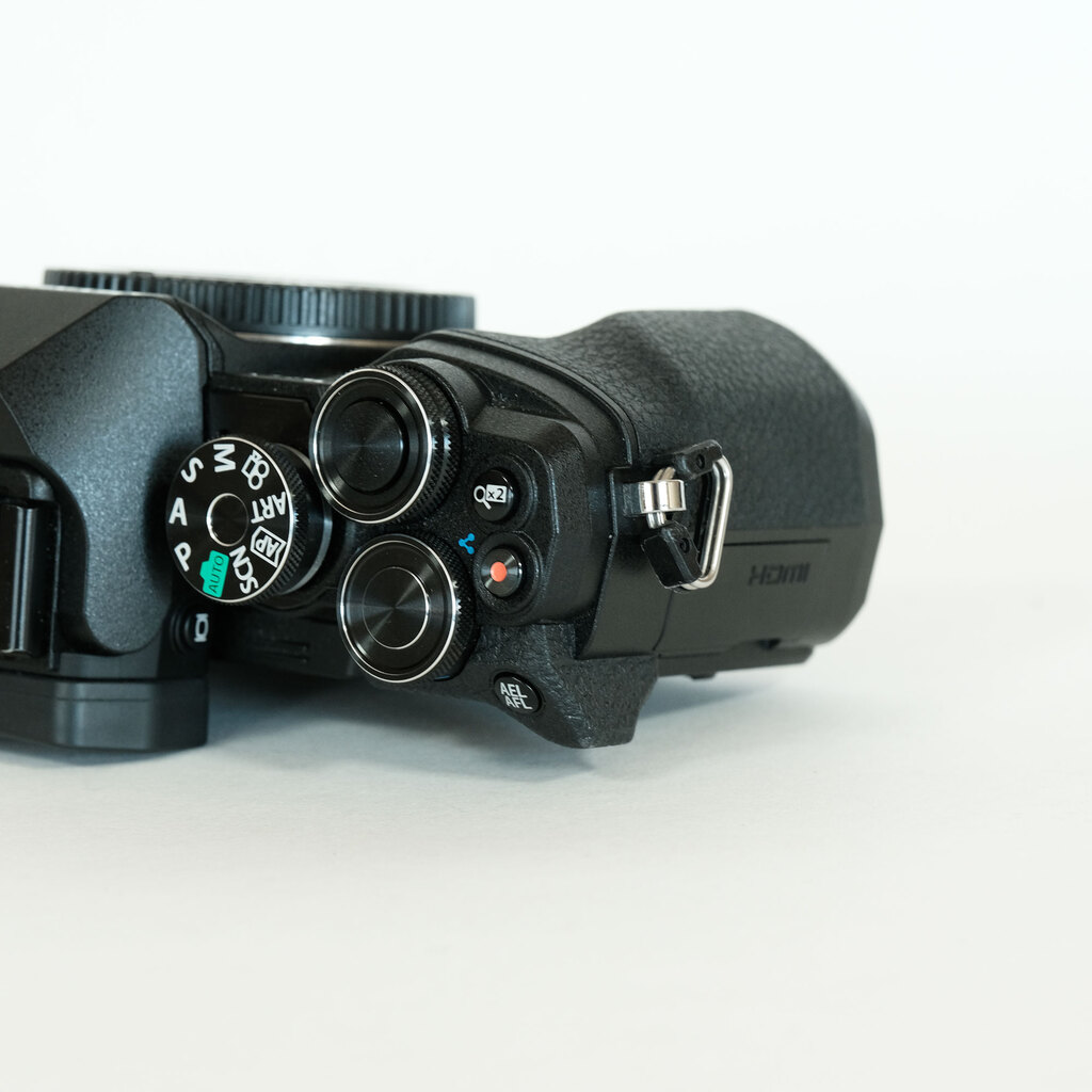 OLYMPUS OM-D E-M10 Mark IV