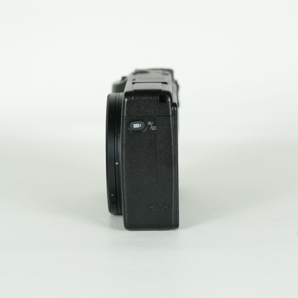 RICOH GR IV