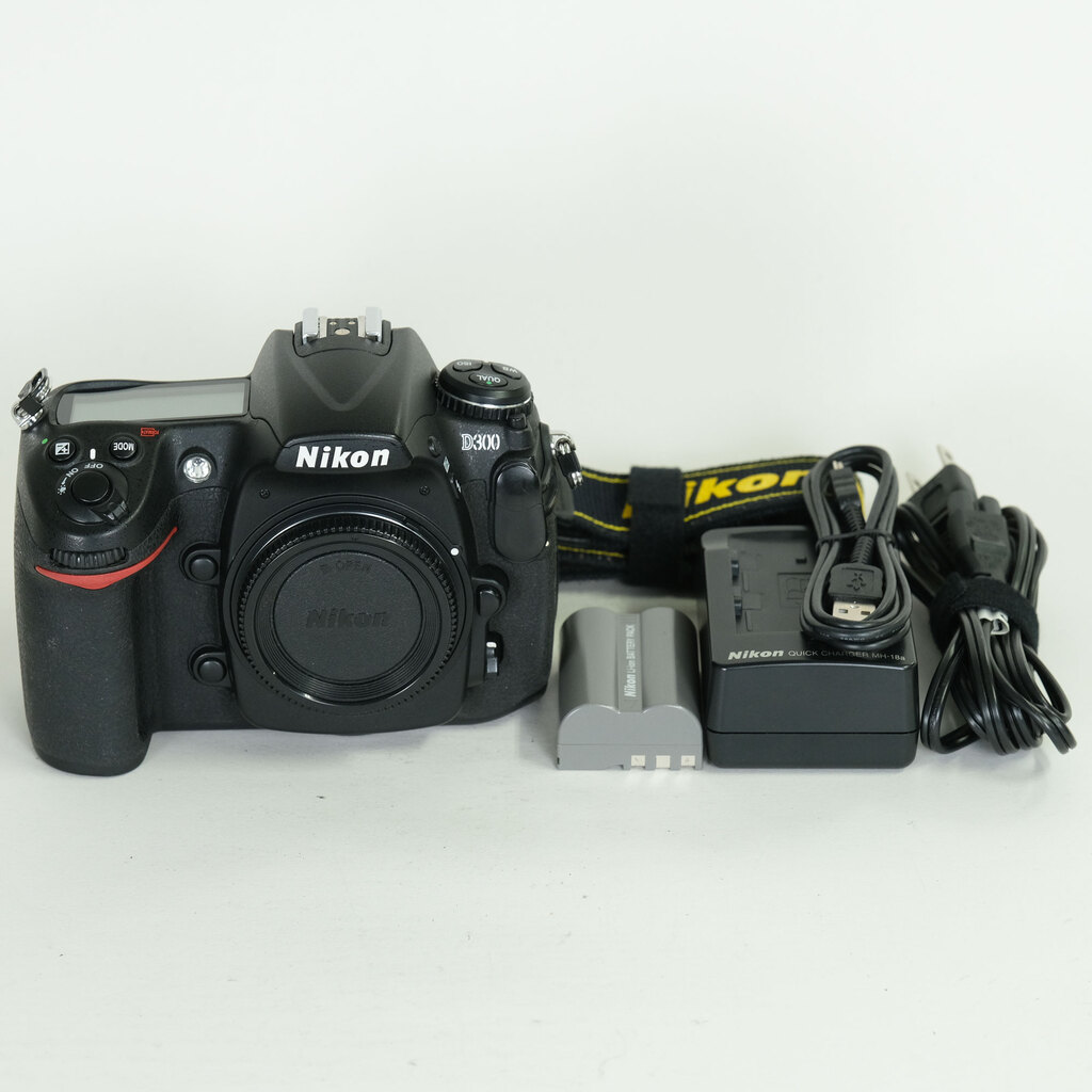 Nikon D300 ボディ