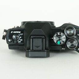 OLYMPUS OM-D E-M10 Mark III