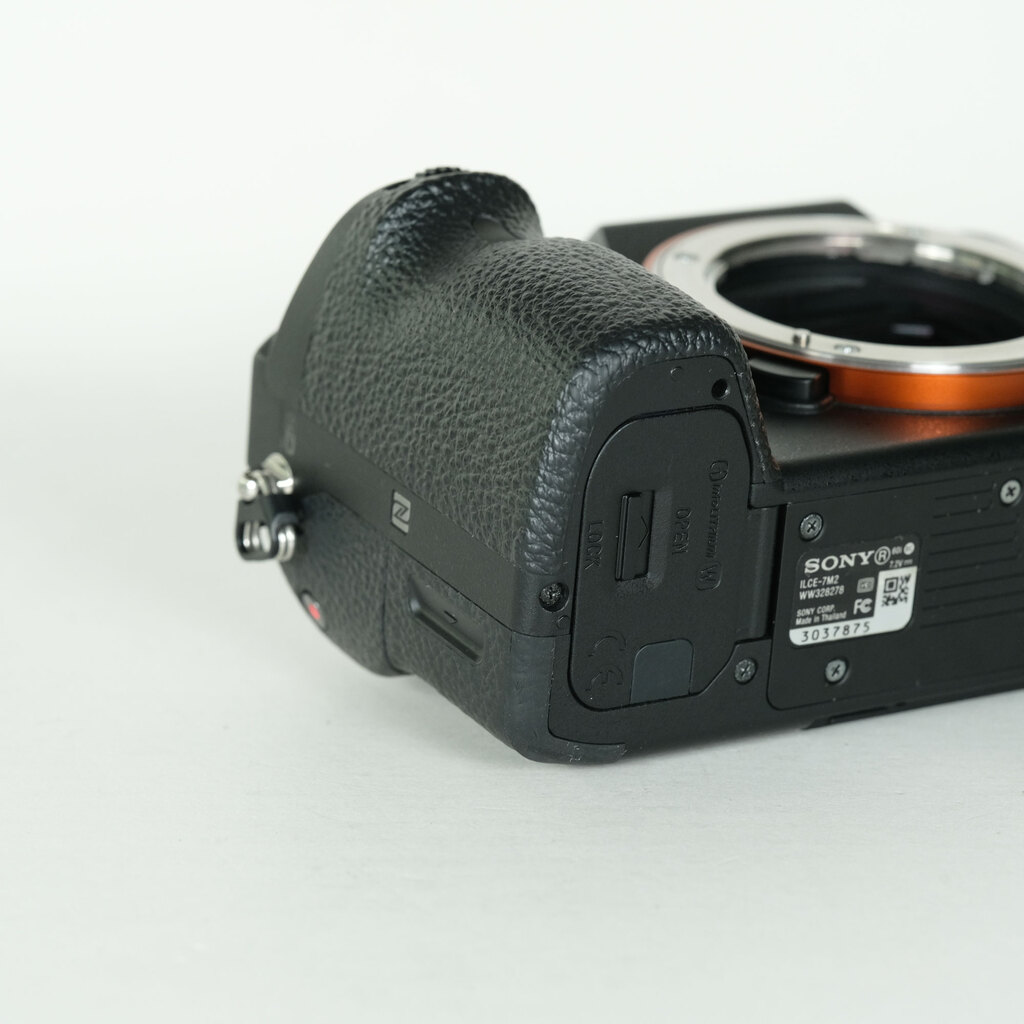 SONY α7 II（ILCE-7M2）の出品 | ONE SCENE（ワンシーン）