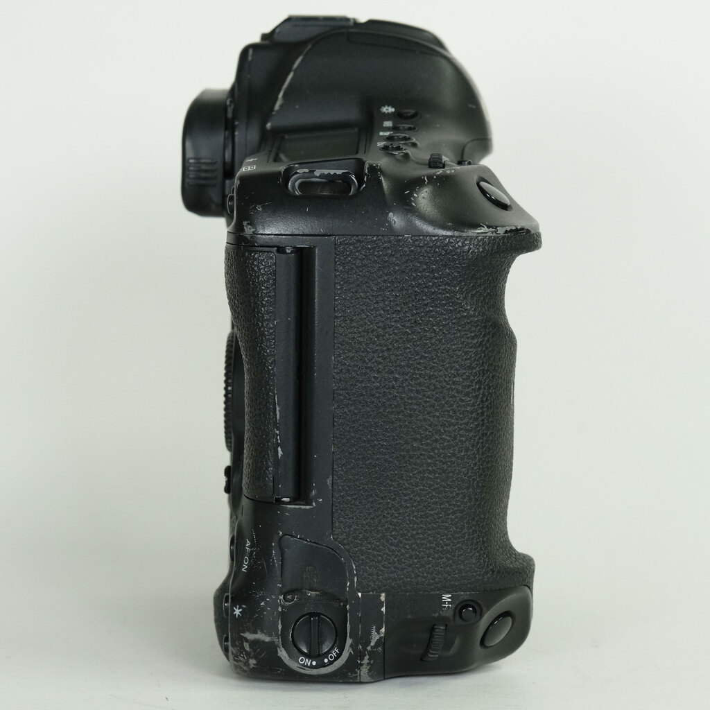 Canon EOS-1D X Mark II