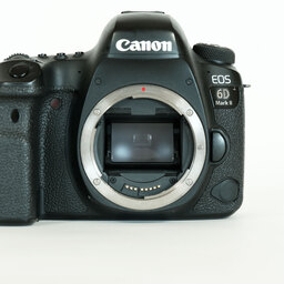 Canon EOS 6D Mark II