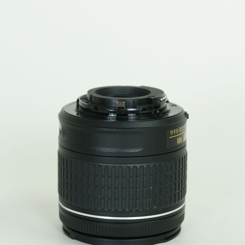 Nikon AF-P DX NIKKOR 18-55mm F3.5-5.6G VR Nikon AF-P DX NIKKOR 18-55mm F3.5-5.6G VR