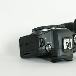 Canon EOS R6 Canon EOS R6