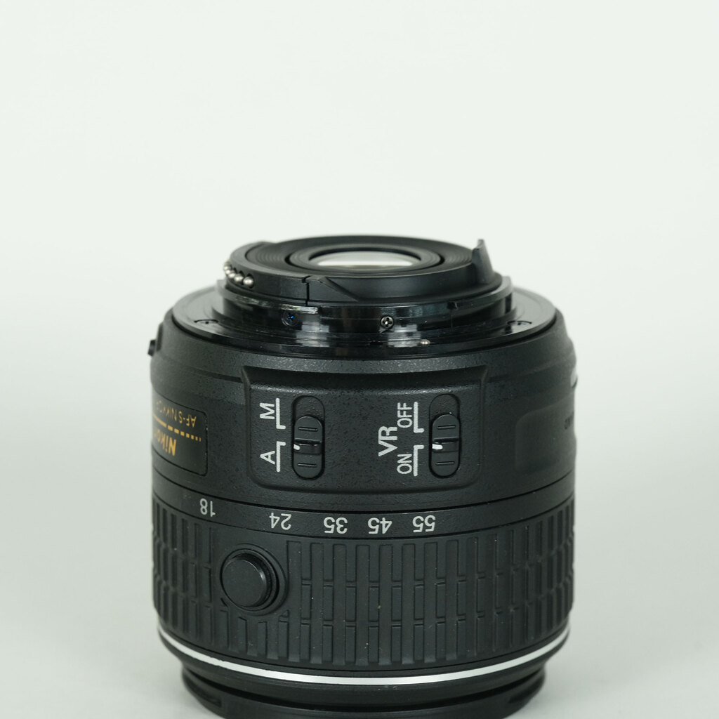 Nikon AF-S DX NIKKOR 18-55mm f3.5-5.6G VR II Nikon AF-S DX NIKKOR 18-55mm f3.5-5.6G VR II