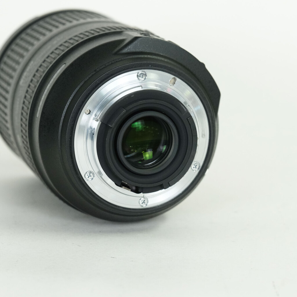 Nikon AF-S DX NIKKOR 18-300mm F3.5-5.6G ED VR