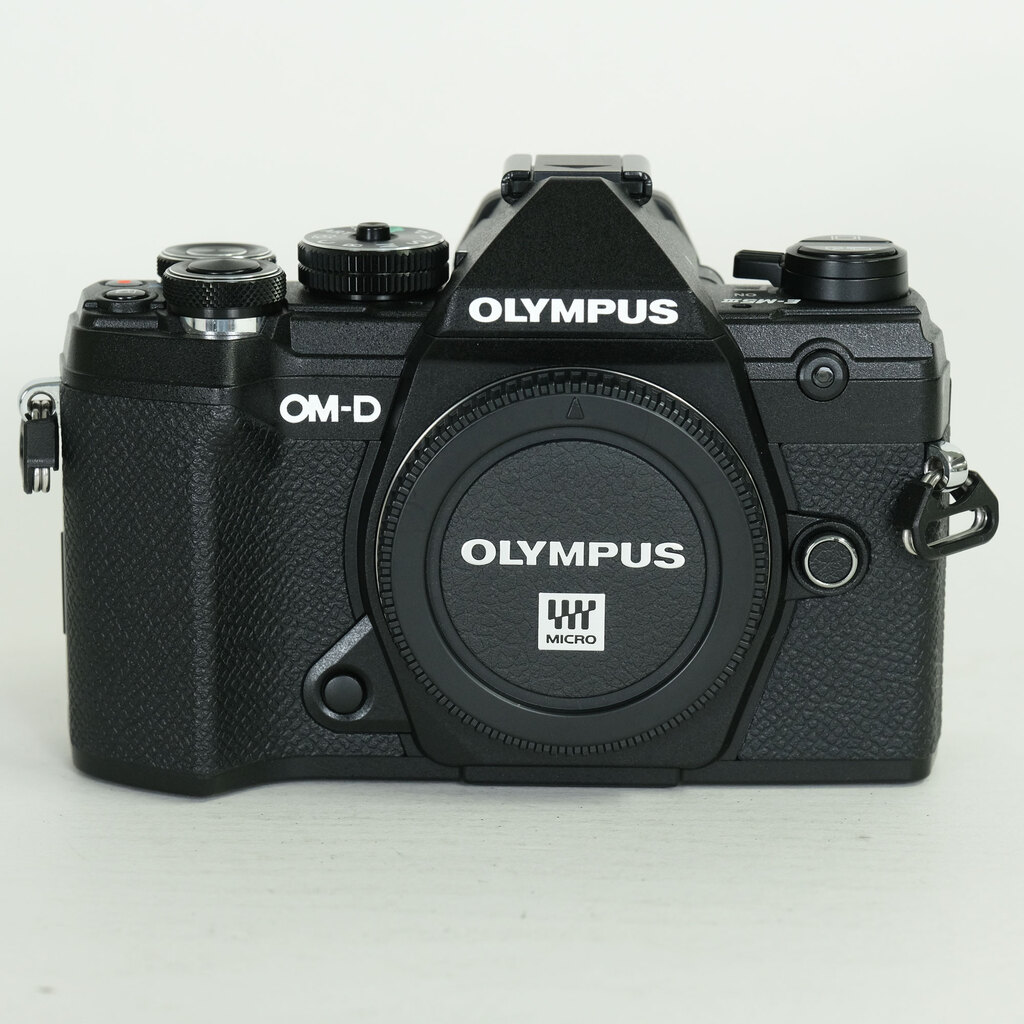 OLYMPUS OM-D E-M5 Mark III