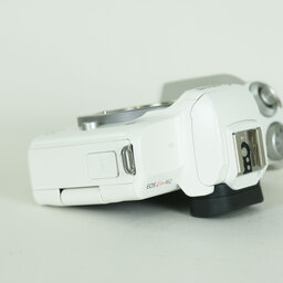 Canon EOS Kiss M2